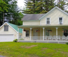 Beautiful Home with Deck, 10 Min to Lake George!