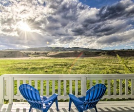 Cozy Emigrant Escape with Mtn Views and Amenities