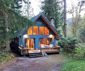 Holiday Home 53MBR Cozy Cabin w- Hot Tub