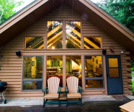 Creekside Uppa Creek Cabin with Hot Tub by AAA Red Lodge Rentals