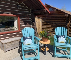 Dog Friendly Bear's Inn by AAA Red Lodge Rentals