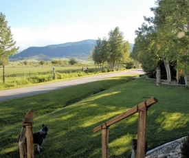 Dog Friendly Ty's Cabin by AAA Red Lodge Rentals