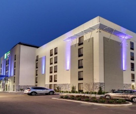 Holiday Inn Express & Suites Jackson Downtown - Coliseum, an IHG Hotel