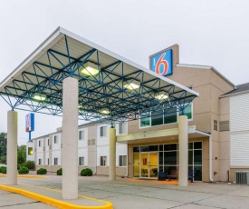 Motel 6-Kearney, NE