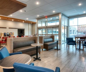 Holiday Inn Express & Suites - Omaha Downtown - Airport, an IHG Hotel