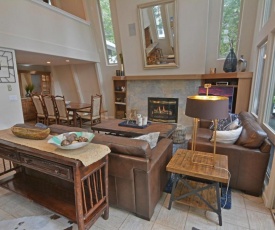 New Listing! Amazing Lake Getaway, Near Slopes home