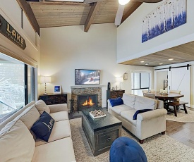 Stylish Forest Pines Beach & Ski Getaway townhouse