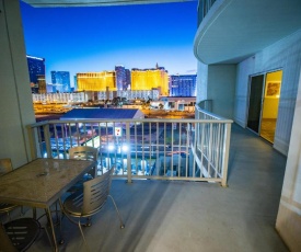 2100 SqFt Penthouse Suite W/ Strip Views! POOL GYM