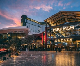 Park MGM Las Vegas by Suiteness