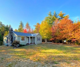 GC Adorable home 20 minutes from CannonFranconia Notch Fire Pit wifi laundry Pet friendly