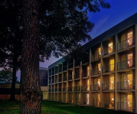 Whispering Woods Hotel & Conference Center