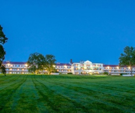 Red Jacket Mountain View Hotel