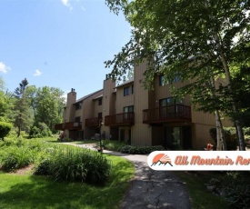 Waterville Valley Pet Friendly Vacation Condo close to Community Center!