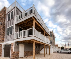 Recently Renovated LBI Apt with Deck on Beach Block!