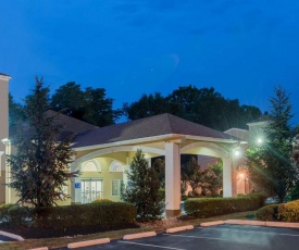 Days Inn & Suites by Wyndham Cherry Hill - Philadelphia