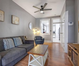 Urban + Cozy 1BR - 15min To NYC