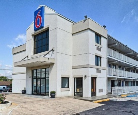 Motel 6-Maple Shade Township, NJ - Philadelphia - Mt Laurel