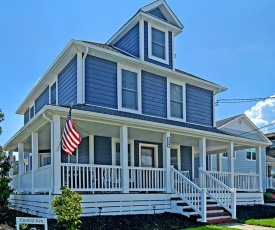 Stylish house one block to beach with linens and parking