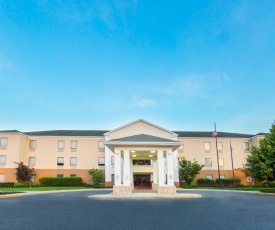 Holiday Inn Express & Suites Burlington - Mount Holly, an IHG Hotel