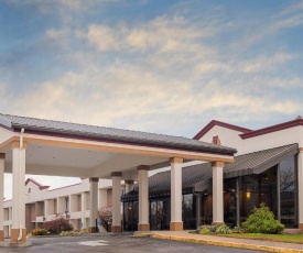 Red Roof Inn & Suites Mt Holly - McGuire AFB