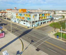 Oceanic Hotel & Barefoot Tiki Bar