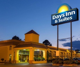 Days Inn & Suites by Wyndham Vicksburg