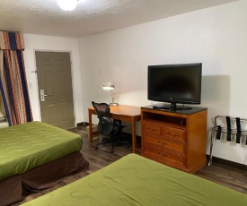 Desert Sands Inn & Suites