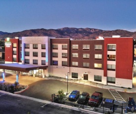 Holiday Inn Express & Suites - Albuquerque East, an IHG Hotel