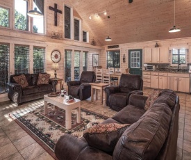 Wine N Pines, 2 Bedrooms, Sleeps 6, Hot Tub, Fireplace, Flat Panel TV