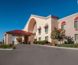 Quality Inn & Suites Farmington