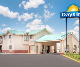 Days Inn by Wyndham Hobbs