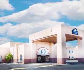 Days Inn & Suites by Wyndham Lordsburg