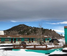 Raton Pass Motor Inn