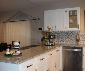 2 Bed Condo-The Greens at Thousand Hills-Coffee Bar