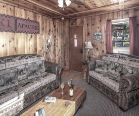 Country Cabin, 2 Bedrooms, Fireplace, Midtown, Sleeps 6