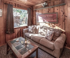 Destiny Cabin, 2 Bedrooms, Fireplace, Midtown, Sleeps 7