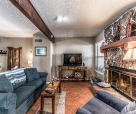 Pinon Park A10, 3 BRs, Deck, Hot Tub, WiFi, Sleeps 8