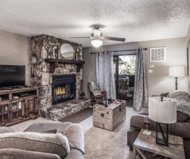 Pinon Park A5, 3 BRs, Plus Loft, Hot Tub, WiFi, Sleeps 10