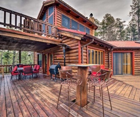 Unique Bear Country Cabin in Ruidoso with Hot Tub!