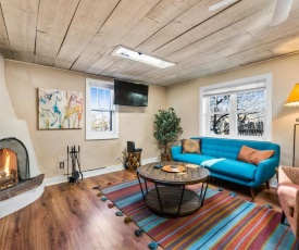 Casa Lola - Gorgeous Light-Filled Home, Walk to The Plaza and The Railyard