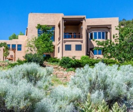 New Listing! Luxe Escape On 5 Acres With Views Home