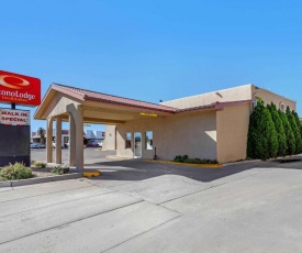 Econolodge Inn & Suites