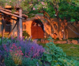 Old Taos Guesthouse B&B