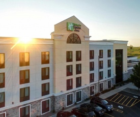 Holiday Inn Express and Suites Batavia, an IHG Hotel