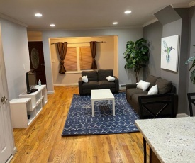 Two Story Townhouse in NYC, 4Br 2Bath 6Beds.