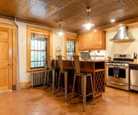 1899 Historic Luxury Brooklyn Brownstone (Vintage)