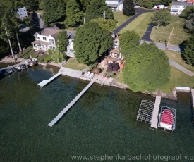 Lovely Lakeside Lodge