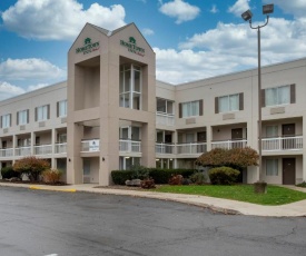 HomeTown Inn by Red Roof East Syracuse