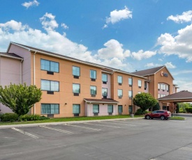 Comfort Inn & Suites Farmington - Victor