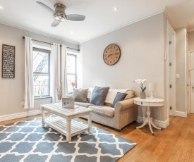 Contemporary, Spirited 3BDR,2BA Getaway in Lower East!